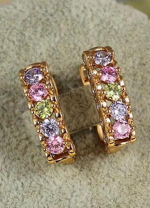 Серьги xuping jewelry трап с разноцветными камнями 2 см золотистые