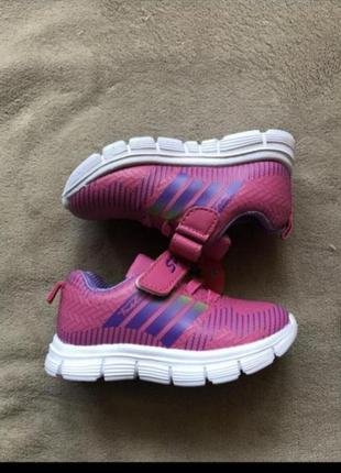 Дитячі кросівки