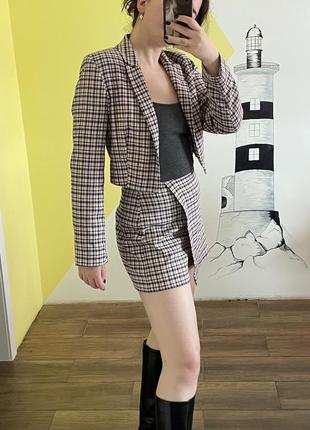 Костюм в клітинку