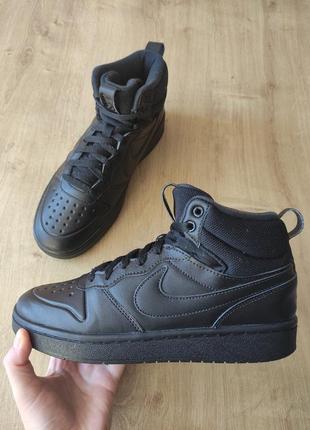 Крутые женские кожаные кроссовки  nike, оригинал ,р.39.