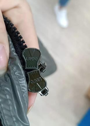 Шикарный оригинальный плащ от бренда 

moncler6 фото