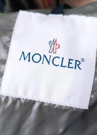 Шикарный оригинальный плащ от бренда 

moncler5 фото
