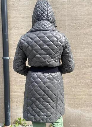 Шикарный оригинальный плащ от бренда 

moncler3 фото