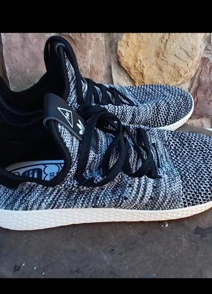Мужские кроссовки adidas.