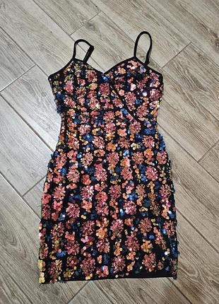 Плаття в паєтках