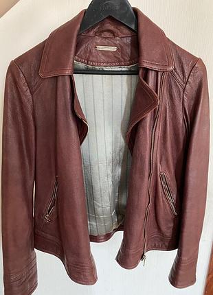 Кожаная куртка massimo dutti
