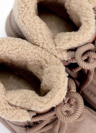 Бежевые теплые угги на шнуровке натуральная замша на утолщенной подошве 22903