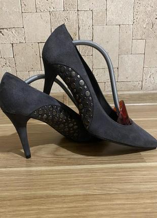 Замшеві туфлі stuart weitzman
