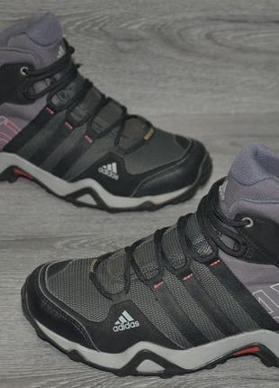 Продам черевики gor-tex фирма adidas.