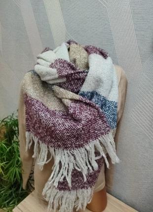 Красивый  мягкий шарф   палантин с кистями