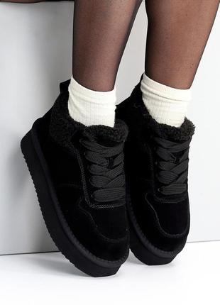 Мастхевные черные замшевые угги-кроссовки натуральная замша на шнуровке 38