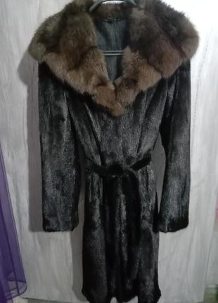 Норковая шуба с капюшоном из соболя. длина 110, пог 54