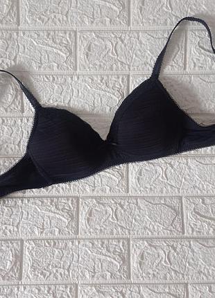 Новий комфортний без кістки бюстгальтер  чорний р.32/в 70/в