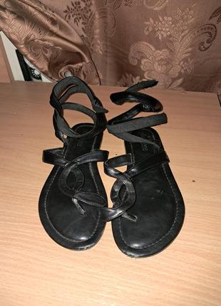 Босоніжки