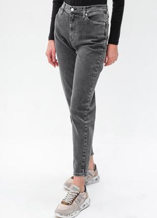 Джинсы свободного кроя "calvin klein jeans. mom"