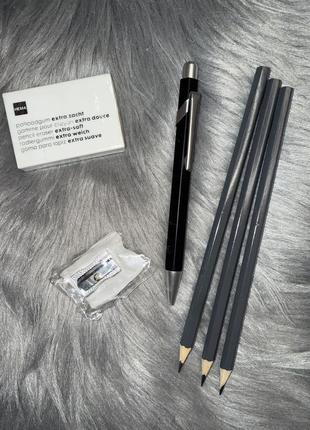 Новый красивый качественный пенал-собака с наполнениемhama