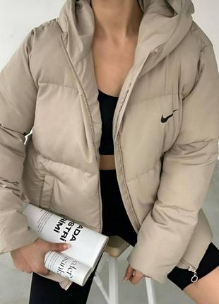 Жіноча куртка nike