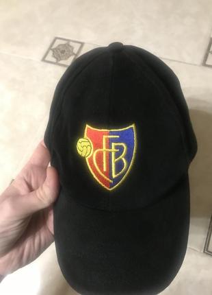 Черная плотная кепка с логотипом фк базаль