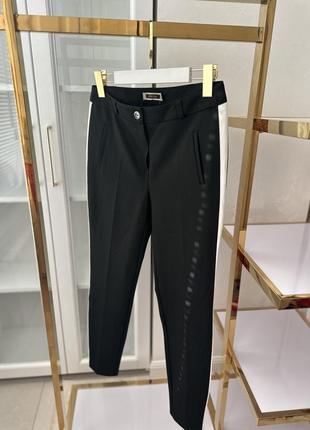 Женские брюки с белыми вставками