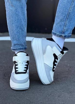 Кроссовки женские зимние