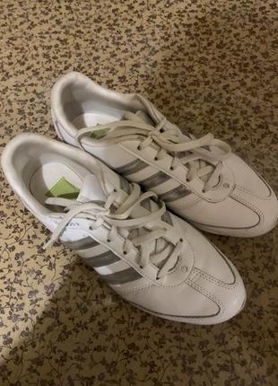 Кроссовки adidas