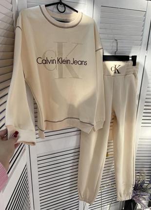 Костюм calvin klein на флисе