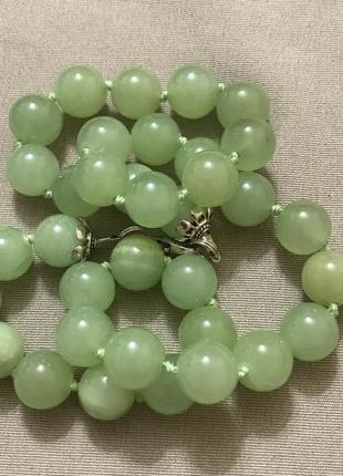 Красивое ожерелье из зеленого оникса винтаж