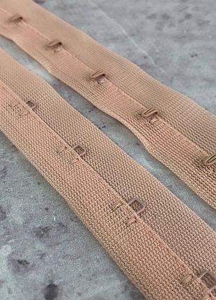 Лента-тесьма однорядная, петли с крючками, 2,5 см - бежевая