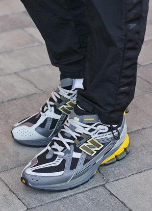 New balance 1906u black/yellow