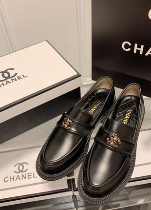 Ловеры белые и черные шанел