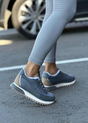 Зимние женские кроссовки