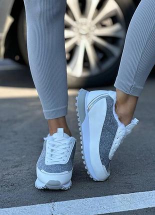 Зимние женские кроссовки