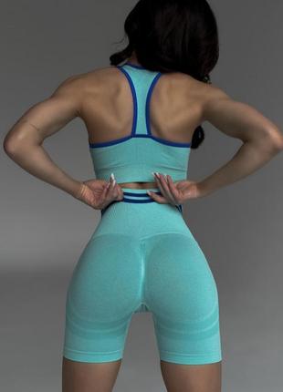 Комплект для фітнесу м'ятний топ та шорти пуш ап / комплект для спорту / фітнес одяг
