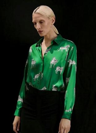 Zara зеленая блуза в принт зебры новая под шелк
