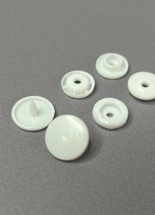 Пластиковая кнопка 12 мм, (уп 50шт) китай - белая (321012)