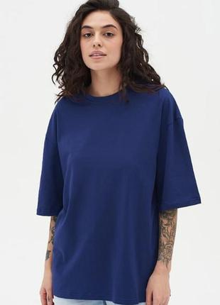 Однотонная темно-синяя футболка женская rey oversize свободного кроя без принтов и рисунков l