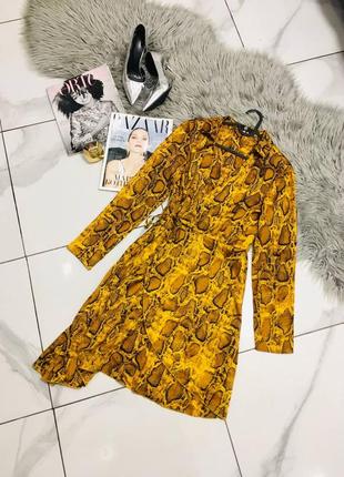 Сатиновое платье питон missguided