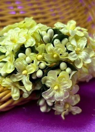 Лютики, букет 12 цветков - светло желтый