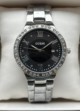 Женские часы guess на браслете серебряного цвета