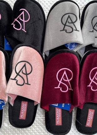 Жіночі бордові велюрові домашні кімнатні закриті тапочки капці з вишивкою літерами vs