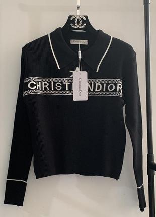 Свитер-поло диор черного цвета с белым логотипом, в наличии