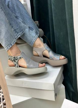 Босоніжки жіночі з натуральної шкіри