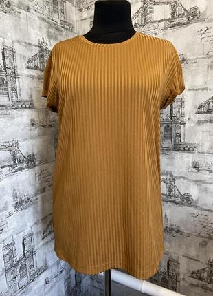 Коричневая горчичная футболка в рубрик