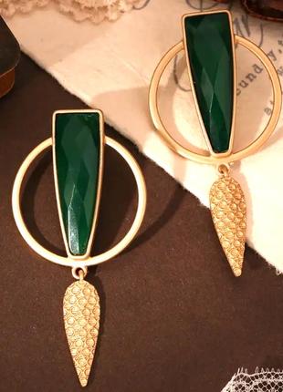 Серьги бижутерия с зелеными камнями