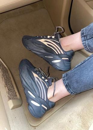 Женские кроссовки yeezy 700 black “all reflective”