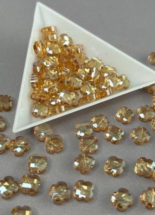 Хрустальная бусина граненый клевер 8 мм - шампань