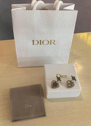 Діор сережки серця в подарунковій брендовій упаковці/сережки у формі сердечок