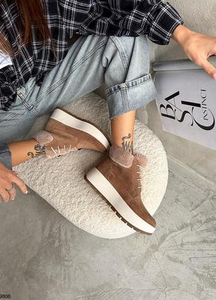 Модные зимние ботинки на утолщенной подошве натуральная замша