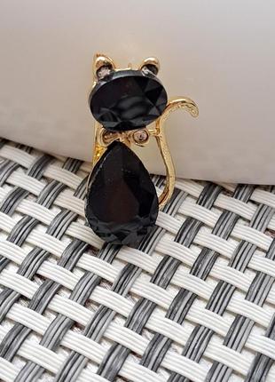 Элегантная женская маленькая брошь в виде черного кота