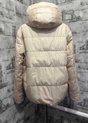 Молочна  бежева куртка коротка з капішоном  тепла демісезон3 фото